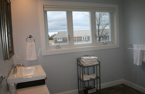 Essex Hotel | Shea's Riverside Inn & Motel