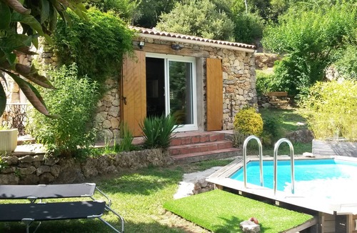 Sillans-la Cascade Apartment | SHED STUDIO WITH PRIVATE POOL