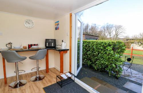 Westbrook Court House | Shed Your Blues