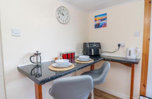 Westbrook Court House | Shed Your Blues