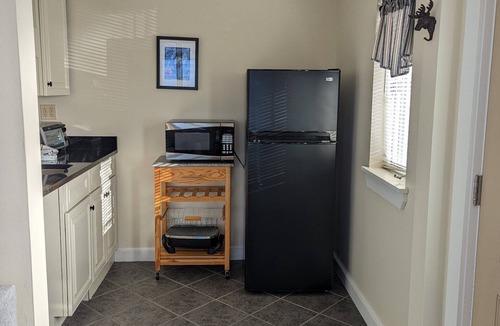 Edgecomb Apartment | Sheepscot Harbour Studio #210