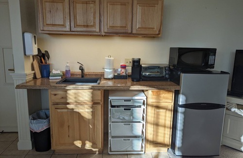 Edgecomb Apartment | Sheepscot Harbour Studio #308