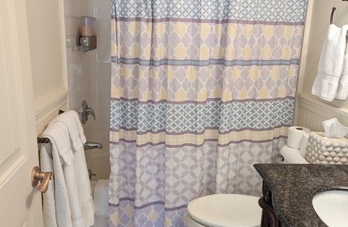 Edgecomb Apartment | Sheepscot Harbour Studio #308