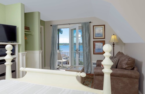 Edgecomb Hotel | Sheepscot Harbour Village Resort