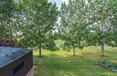 Southeast Calgary House | SHEER PERFECTION ~ 4BD, 2.5BA, K9 Friendly, on Eagle Quest Golf Course