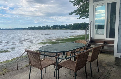 Shelburne House | Shelburne Bay Waterfront Getaway