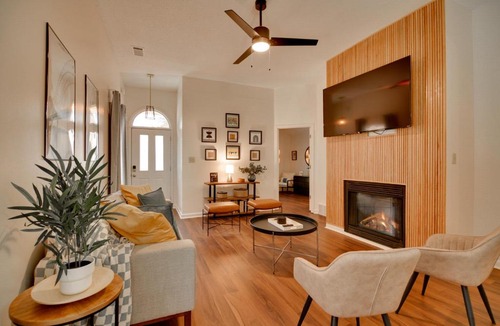 Cordova House | Shelby Farms Greenline Access: Modern Cordova Home