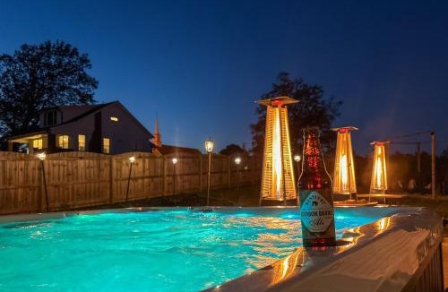 Shelbyville House | Shelbyville Farmhouse w/Hot Tub, Fire Pit & Grill