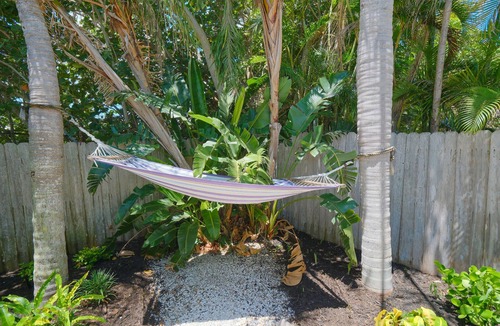 Anna Maria Cottage | Shell Cottage -With shared pool, 200 feet from the beach