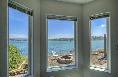 Bayshore House | Shell Haven