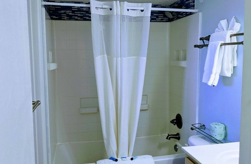Shell Island Resort | Shell Island Resort - All Oceanfront Suites