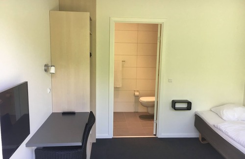 Stovring Hotel | Shell Motel Støvring