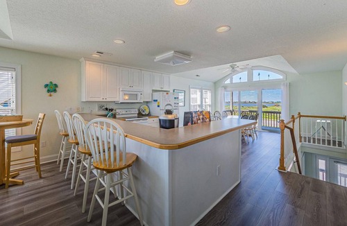 Nags Head House | Shell Town – Nags Head MP 16, Ocean View, 360 Yds to Beach, Pool, Hot Tub, Flex Stays