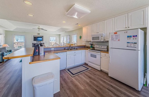 Nags Head House | Shell Town – Nags Head MP 16, Ocean View, 360 Yds to Beach, Pool, Hot Tub, Flex Stays