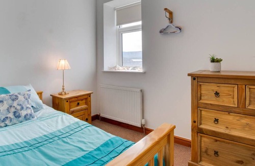 Dinas Dinlle Apartment | Shells in Dinas Dinlle