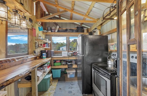 East Fultonham House | Shelter House with Camp Kitchen