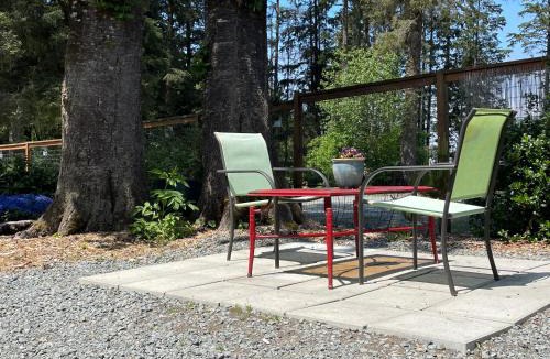 Bay City Bed & Breakfast | Sheltered Nook On Tillamook Bay