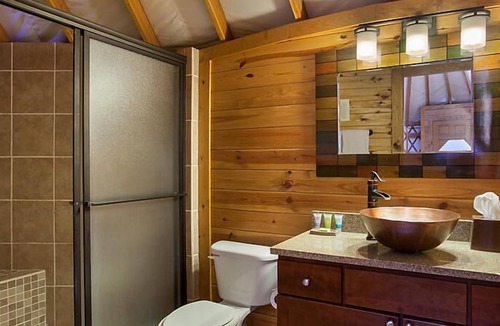 Gordonsville Resort | Shenandoah Crossing Resort with acres of wilderness