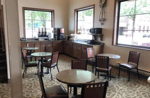 Shenandoah Hotel | Shenandoah Inn & Suites