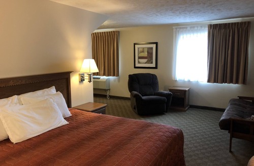 Shenandoah Hotel | Shenandoah Inn & Suites