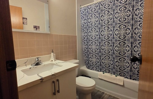 Wiarton Hotel | Shenstone Motor Inn