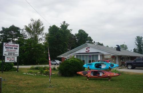 Wiarton Hotel | Shenstone Motor Inn