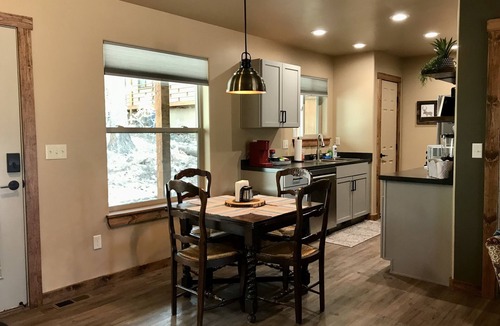 Cloudcroft Cabin | Shep's Studio Hideaway in Village