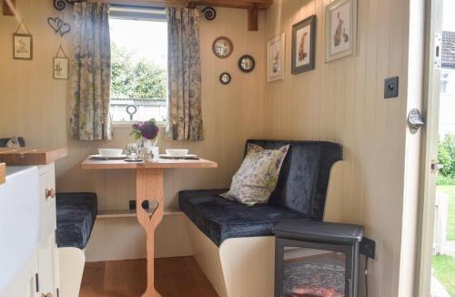 Dursley House | Shepard's Hut