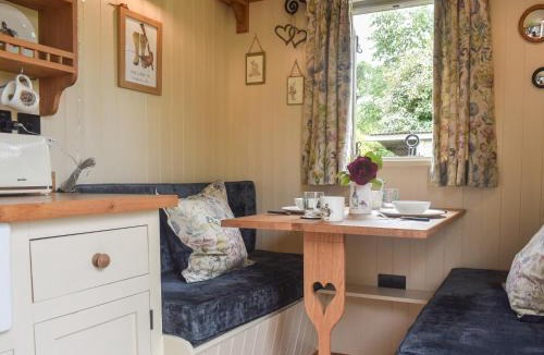 Dursley House | Shepard's Hut