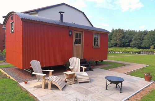 Llantarnam Hotel | Shepherd's Hut - Parkway Hotel & Spa