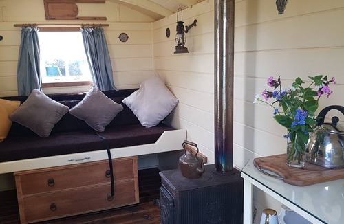 Hammerpot House | Shepherd's Hut set in private meadow