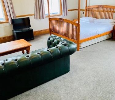 Thorndon Hotel | Shepherds Arms Hotel