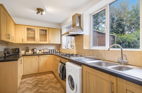 College Park and Old Oak House | Shepherds Bush Abode