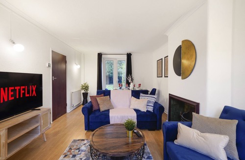 College Park and Old Oak House | Shepherds Bush Abode