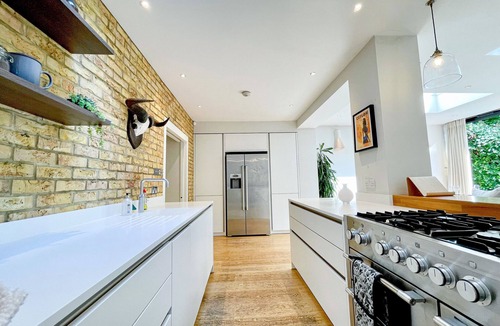 Addison House | Shepherds Bush 2-bedroom | Patio with Fire Pit