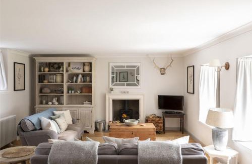 Penicuik House | Shepherds Cottage, Pentland Hills