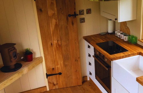 Cosford Cabin | Shepherds Hut at Snowdon Farm, Birmingham