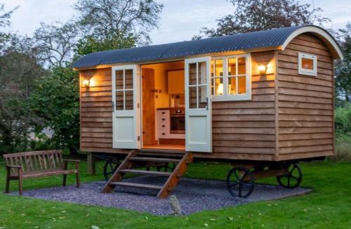 Cosford House | Shepherds Hut at Snowdon Farm