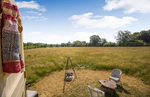 Shipton under Wychwood Cabin | Shepherds Hut in the Cotswolds - Littlestock