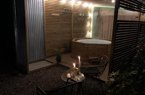 Much Birch Apartment | Shepherds Hut