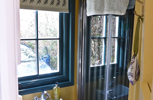 Bridport Cabin | Shepherds Hut in Beautiful Dorset Countryside