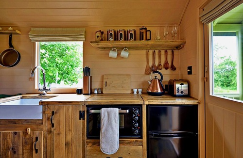 Rhyd-y-clafdy Ski Chalet | Shepherds Hut in Llŷn with Snowdonia Views