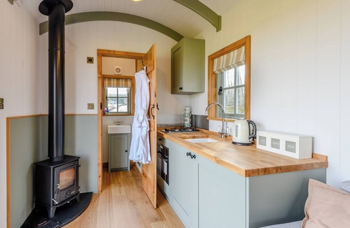 Alderbury Cottage | Shepherds Hut Retreat
