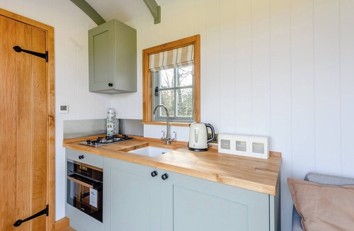 Alderbury Cottage | Shepherds Hut Retreat