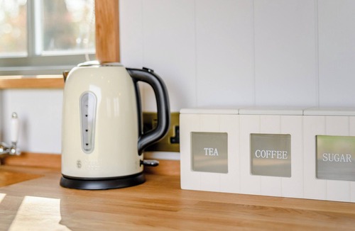 Alderbury Cottage | Shepherds Hut Retreat