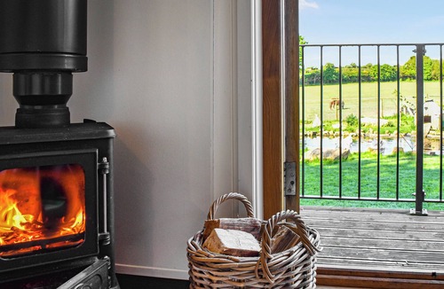 Tyn-y-Gongl Cottage | Shepherds Hut - UKC6774