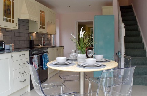 Raymonds Hill House | Shepherds Knapp-UK13285