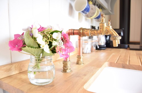 Woodbridge Cottage | SHEPHERDS PIGHTLE, pet friendly, with open fire in Hollesley