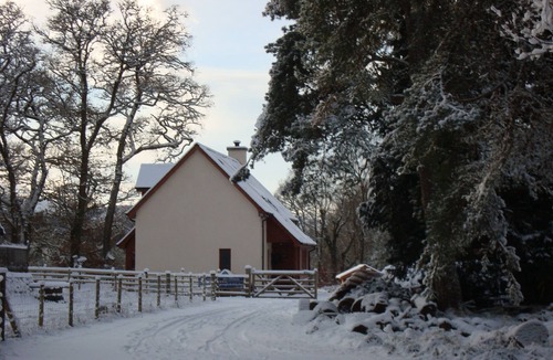 Torcastle House | Shepherds Rest self catering sleeps 6, pets welcome.