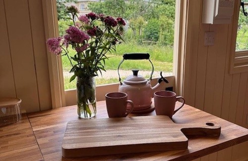 Brackley Cabin | Shepherdshut-cotswolds-petfriendly-woodburner